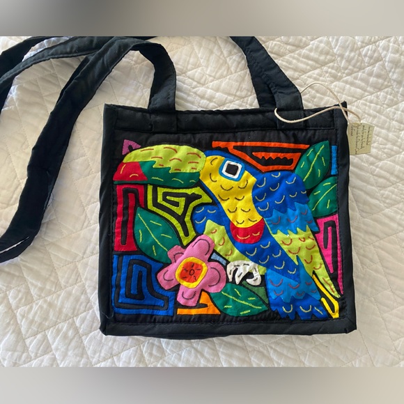 Handcrafted in Panama bright colorful quilted tropical toucan top zip bag - Picture 3 of 9
